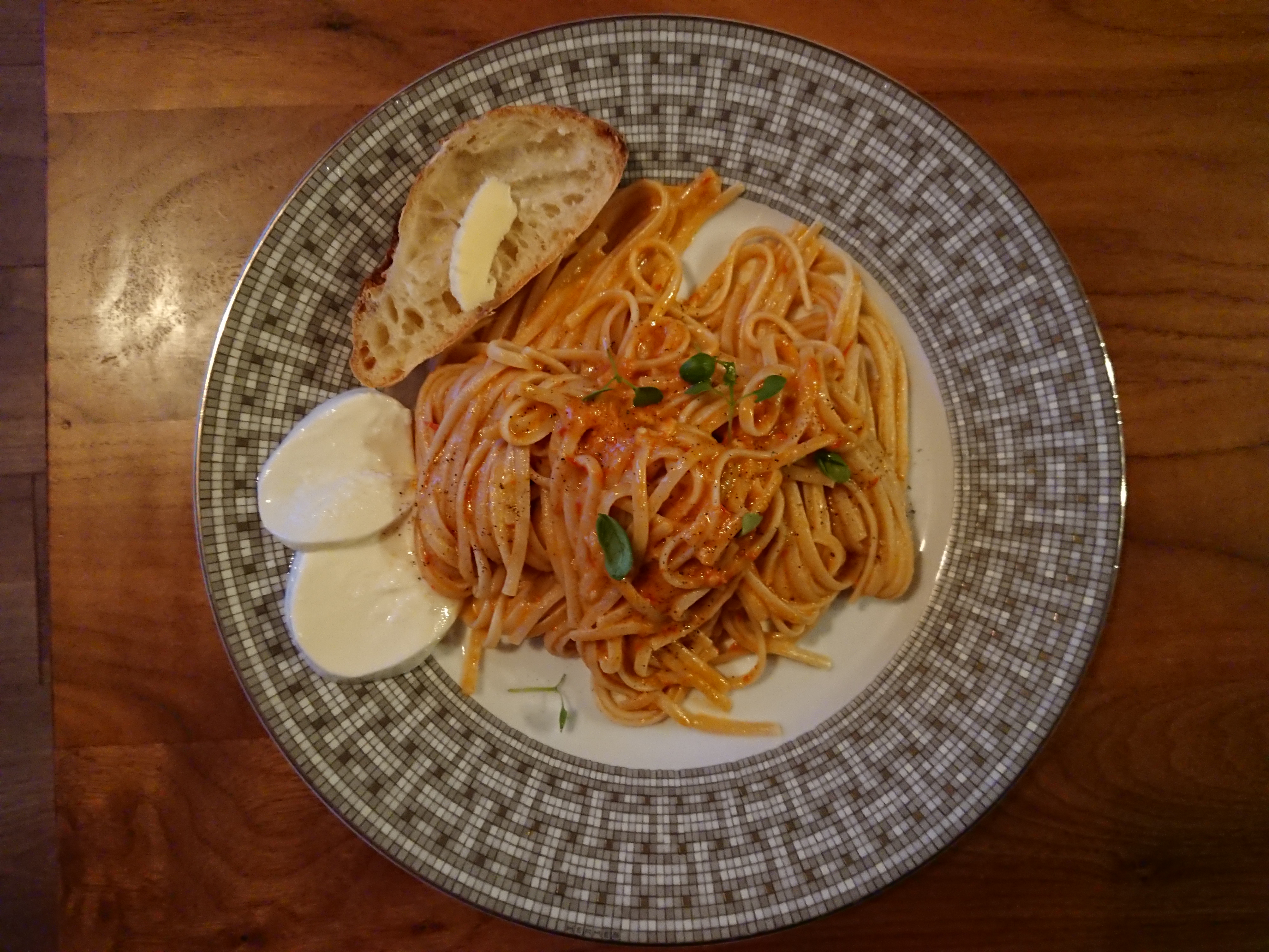 トマトアレルギーを克服した喜びのトマトソースパスタ