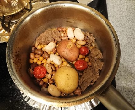 牛肉と豆のトマトじゃが芋煮込み